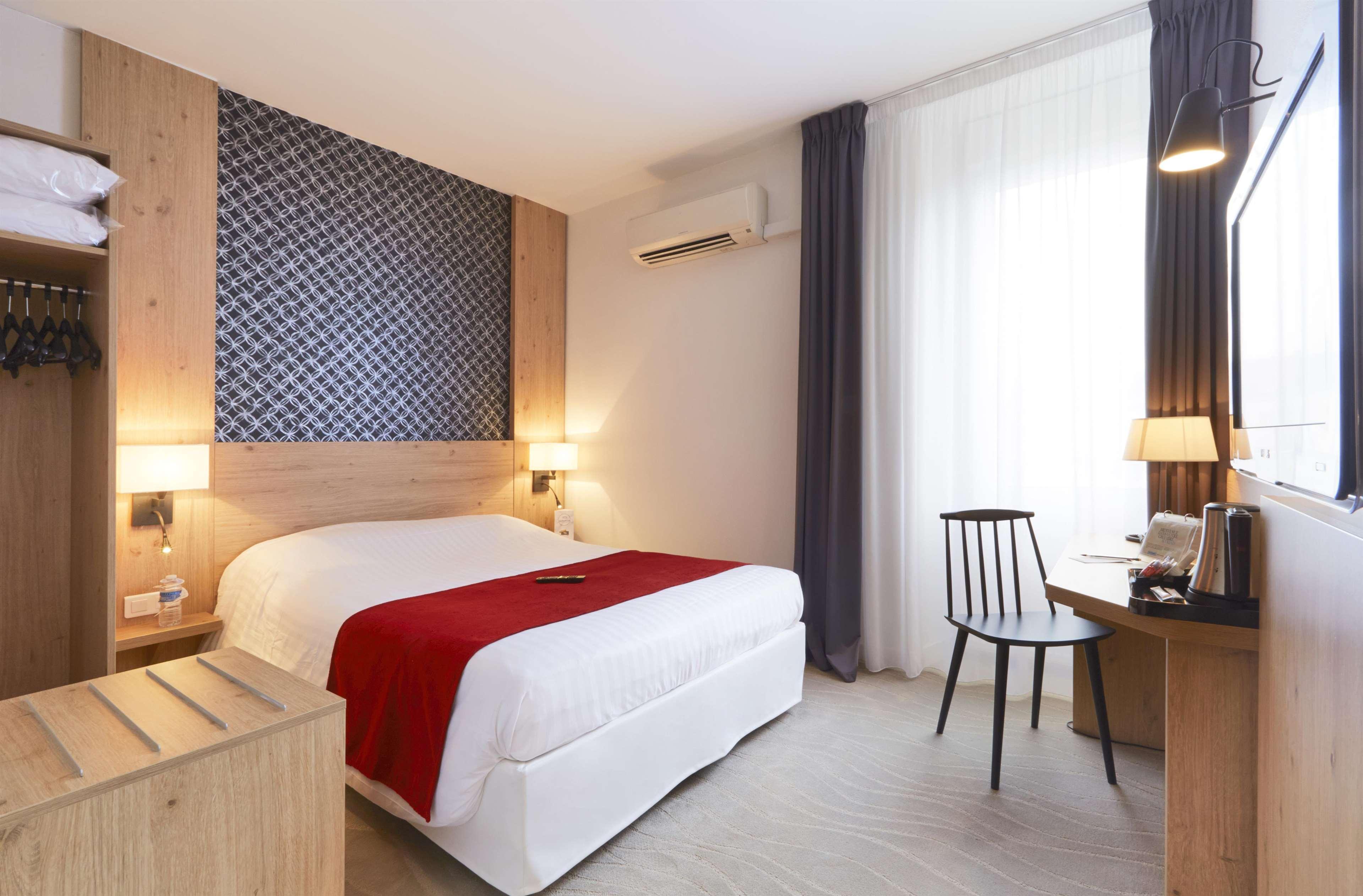 กีริอ๊าด วาน ซองทร์-วีล Hotel วานส์ ภายนอก รูปภาพ