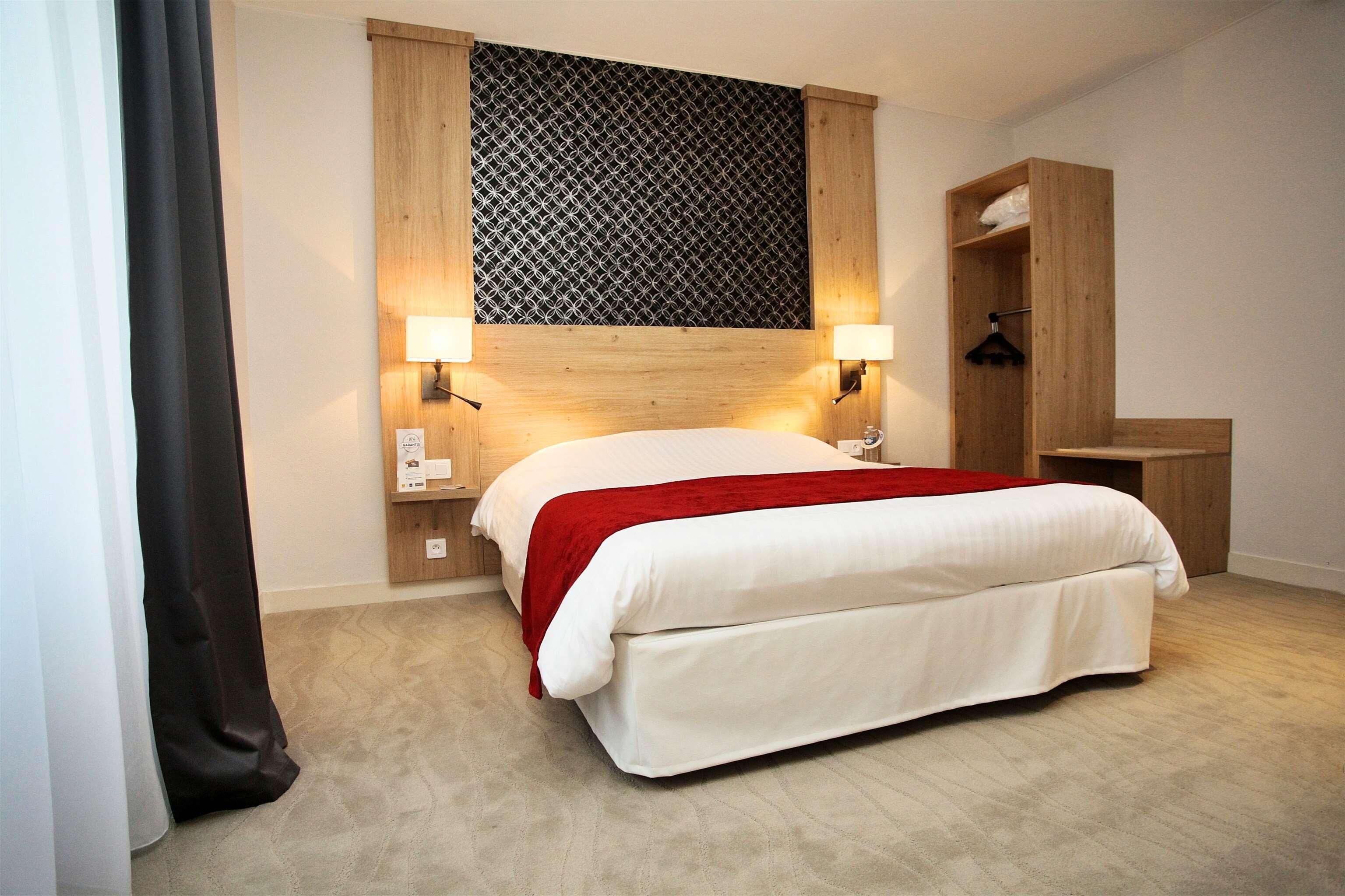 กีริอ๊าด วาน ซองทร์-วีล Hotel วานส์ ภายนอก รูปภาพ