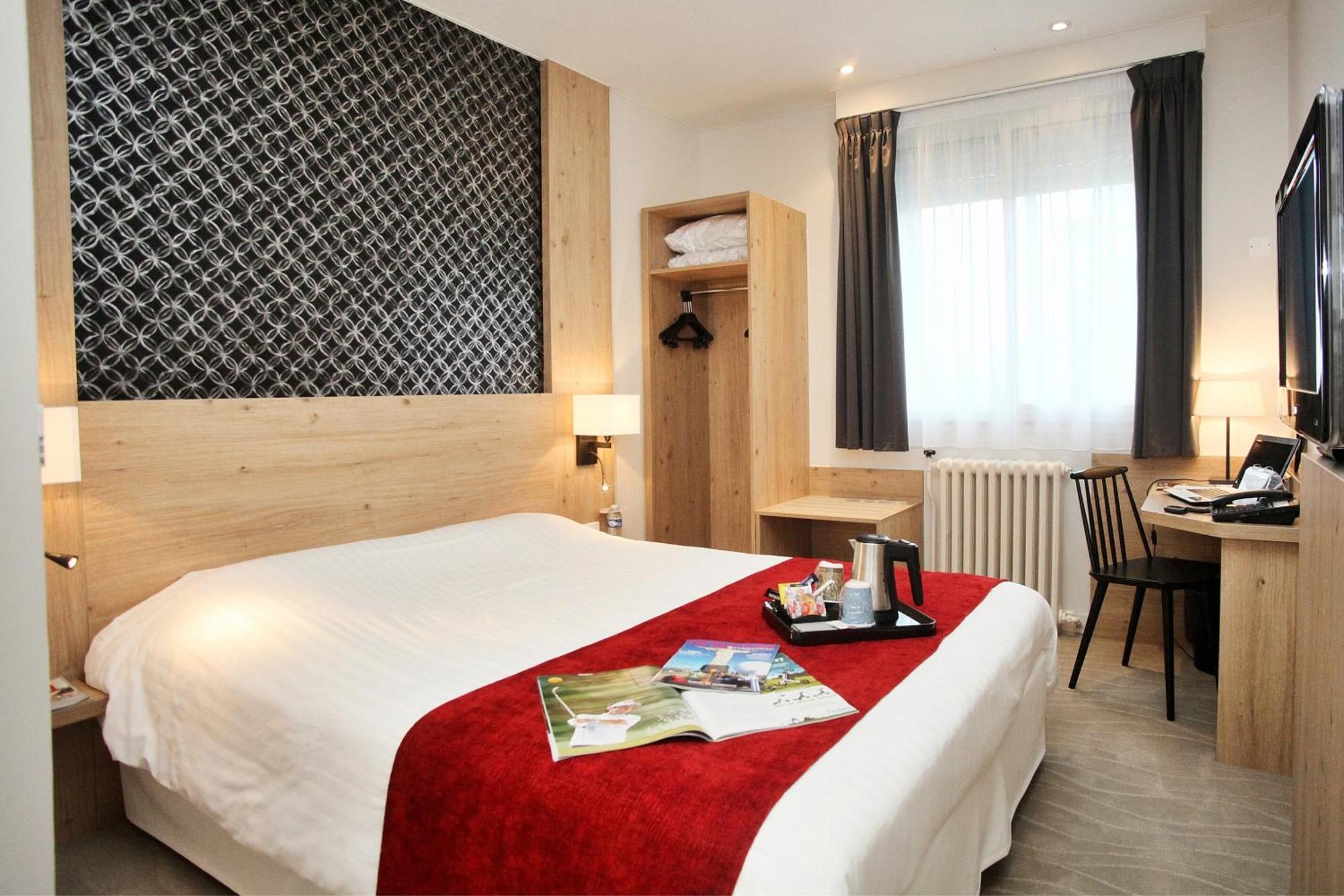 กีริอ๊าด วาน ซองทร์-วีล Hotel วานส์ ภายนอก รูปภาพ